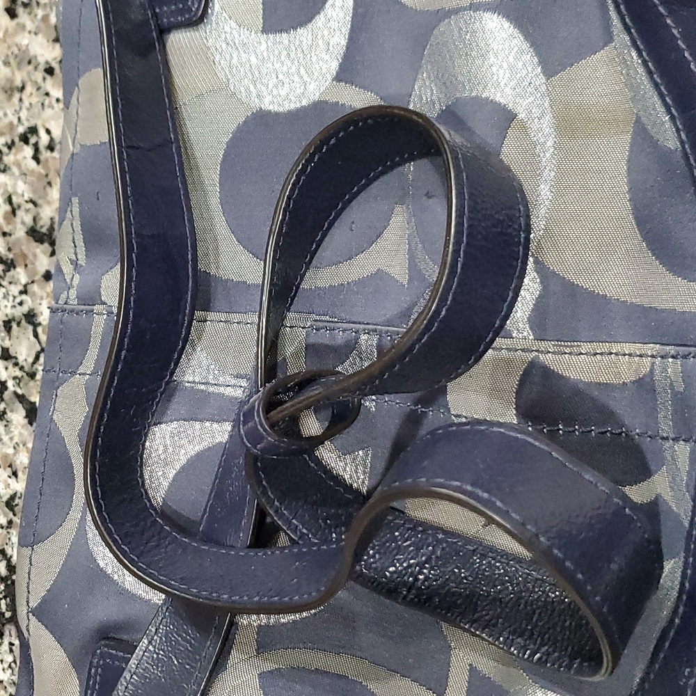 Coach Handbag 👜 - Picture 13 of 15